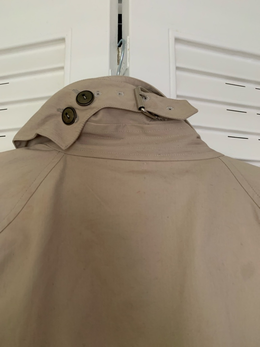 Calypso St. Barth Embroidered Beige Trench Coat with Floral Detail - Picture 13 of 15